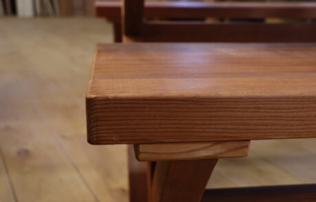 corner details of redwood cedar bench